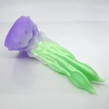 Load image into Gallery viewer, V2SDU17 Snark's Maw Small 0030 UV GITD