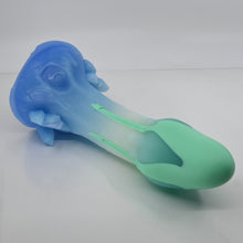 Load image into Gallery viewer, U4MDV74 Vaeriya O/S 0050 UV GITD *FLOP*