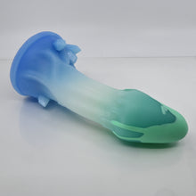 Load image into Gallery viewer, U4MDV74 Vaeriya O/S 0050 UV GITD *FLOP*
