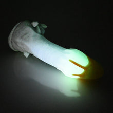 Load image into Gallery viewer, U4MDV76 Vaeriya O/S 0050 UV GITD *FLOP*