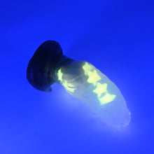 Load image into Gallery viewer, P2TJA85 Pluto Small NC 0031 UV GITD CS