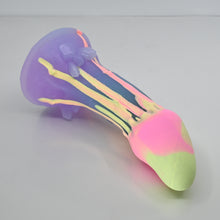 Load image into Gallery viewer, U2MEZ28 Vaeriya Small 0050 UV GITD