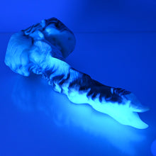 Load image into Gallery viewer, V2SDY84 Snark's Maw Small 0030 UV GITD