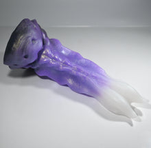 Load image into Gallery viewer, V2SED36 Snark's Maw Small 0030 UV GITD CS