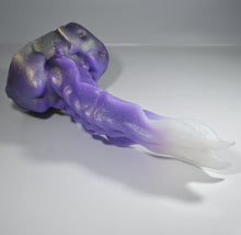 Load image into Gallery viewer, V2SED36 Snark's Maw Small 0030 UV GITD CS