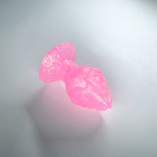 Load image into Gallery viewer, F3THG93 Dragonfruit Plug Medium NC 0031 UV CS