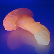 Load image into Gallery viewer, R2TEE87 Oberon Small NC 0031 UV CS