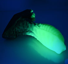 Load image into Gallery viewer, X3XEK43 Shin Medium 0020 UV GITD