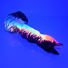 Load image into Gallery viewer, V3SBP42 Snark's Maw Medium 0030 UV GITD