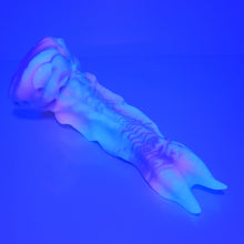 Load image into Gallery viewer, V3MBP35 Snark's Maw Medium 0050 UV GITD