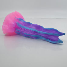Load image into Gallery viewer, V2XCQ70 Snark's Maw Small 0020 UV GITD