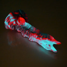 Load image into Gallery viewer, V2MBQ47 Snark's Maw Small 0050 UV GITD