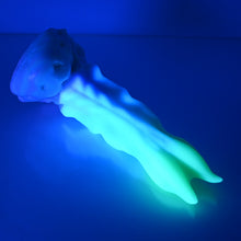 Load image into Gallery viewer, V2SBQ44 Snark's Maw Small 0030 UV GITD