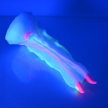 Load image into Gallery viewer, V2SBQ43 Snark's Maw Small 0030 UV GITD