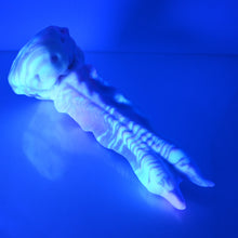 Load image into Gallery viewer, V3MBQ59 Snark's Maw Medium 0050 UV GITD