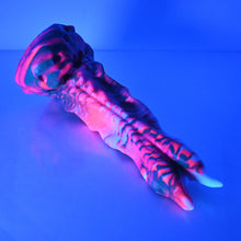 Load image into Gallery viewer, V3MBQ58 Snark's Maw Medium 0050 UV GITD