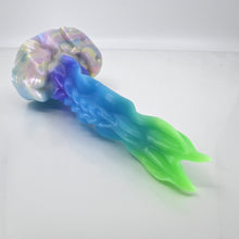 Load image into Gallery viewer, V3SBQ56 Snark's Maw Medium 0030 UV GITD
