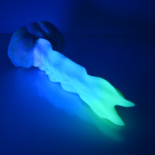 Load image into Gallery viewer, V3SBQ56 Snark's Maw Medium 0030 UV GITD