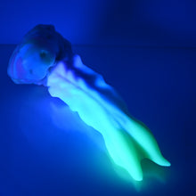 Load image into Gallery viewer, V3SBQ55 Snark's Maw Medium 0030 UV GITD