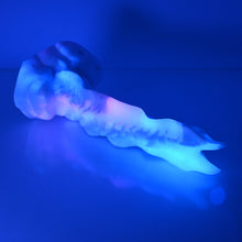 Load image into Gallery viewer, V3MDN62 Snark's Maw Medium 0050 UV GITD CS