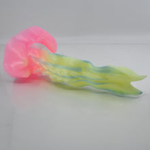 Load image into Gallery viewer, V3SCR95 Snark's Maw Medium 0030 UV GITD
