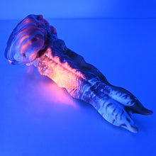 Load image into Gallery viewer, V2MBR57 Snark's Maw Small 0050 UV