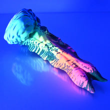Load image into Gallery viewer, V2SBR56 Snark's Maw Small 0030 UV GITD
