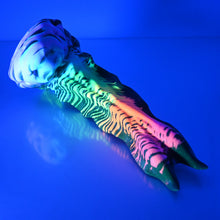 Load image into Gallery viewer, V3SBR68 Snark's Maw Medium 0030 UV GITD
