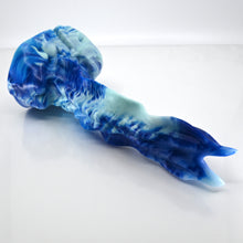 Load image into Gallery viewer, V3MBR65 Snark's Maw Medium 0050 UV GITD
