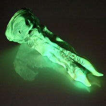 Load image into Gallery viewer, V3MBT96 Snark's Maw Medium 0050 UV GITD