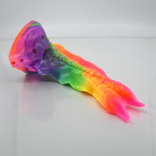 Load image into Gallery viewer, V3MBT95 Snark's Maw Medium 0050 UV GITD