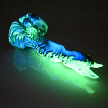 Load image into Gallery viewer, V3MBT94 Snark's Maw Medium 0050 UV GITD