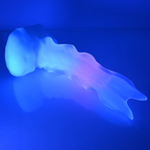 Load image into Gallery viewer, V3TBT98 Snark's Maw Medium NC 0031 UV