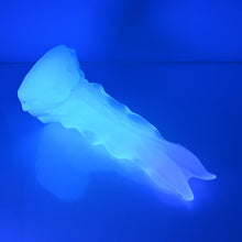Load image into Gallery viewer, V2NBV41 Snark's Maw Small NC 0045 UV