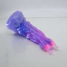 Load image into Gallery viewer, V2TBV40 Snark's Maw Small NC 0031 UV