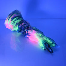 Load image into Gallery viewer, V3NBV45 Snark's Maw Medium NC 0045 UV
