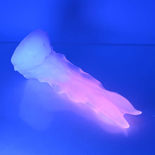 Load image into Gallery viewer, V2NBW72 Snark's Maw Small NC 0045 UV