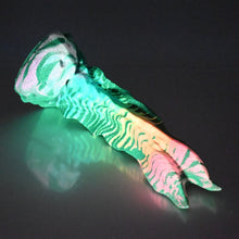 Load image into Gallery viewer, V3SBW61 Snark's Maw Medium 0030 UV GITD