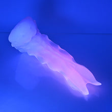 Load image into Gallery viewer, V3NBW64 Snark's Maw Medium NC 0045 UV