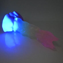 Load image into Gallery viewer, V4TBW86 Snark's Maw Large NC 0031 UV GITD