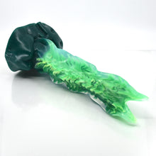 Load image into Gallery viewer, V4TBW91 Snark's Maw Large NC 0031 UV GITD *FLOP*