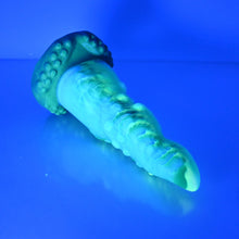 Load image into Gallery viewer, N3TBW08 Nereid Medium NC 0031 UV GITD