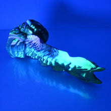 Load image into Gallery viewer, V2SBY67 Snark's Maw Small 0030 UV GITD