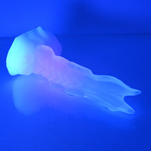Load image into Gallery viewer, V2TBY70 Snark's Maw Small NC 0031 UV GITD