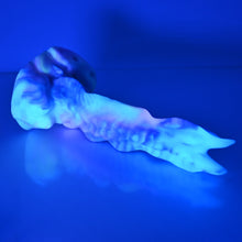 Load image into Gallery viewer, V3MBY82 Snark's Maw Medium 0050 UV GITD