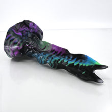 Load image into Gallery viewer, V3SBY84 Snark's Maw Medium 0030 UV GITD