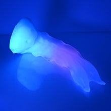 Load image into Gallery viewer, V4TBY98 Snark's Maw Large NC 0031 UV GITD