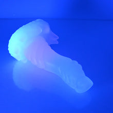 Load image into Gallery viewer, S2TBY27 Snark Small NC 0031 UV GITD