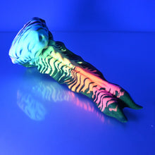 Load image into Gallery viewer, V2SCB24 Snark's Maw Small 0030 UV GITD