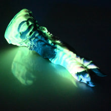 Load image into Gallery viewer, V3MCB39 Snark's Maw Medium 0050 UV GITD